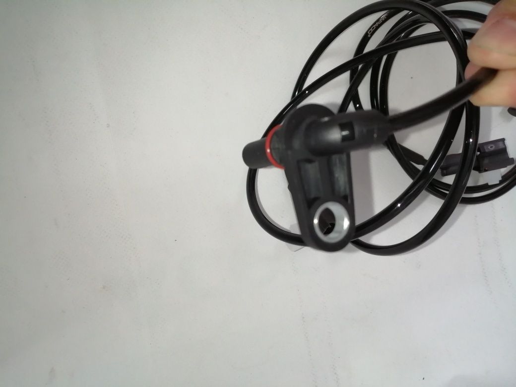 Sensor ABS mitsubishi Canter fuso