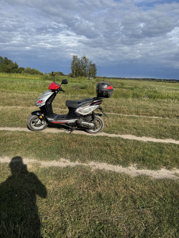 Продам скутер 2 Т