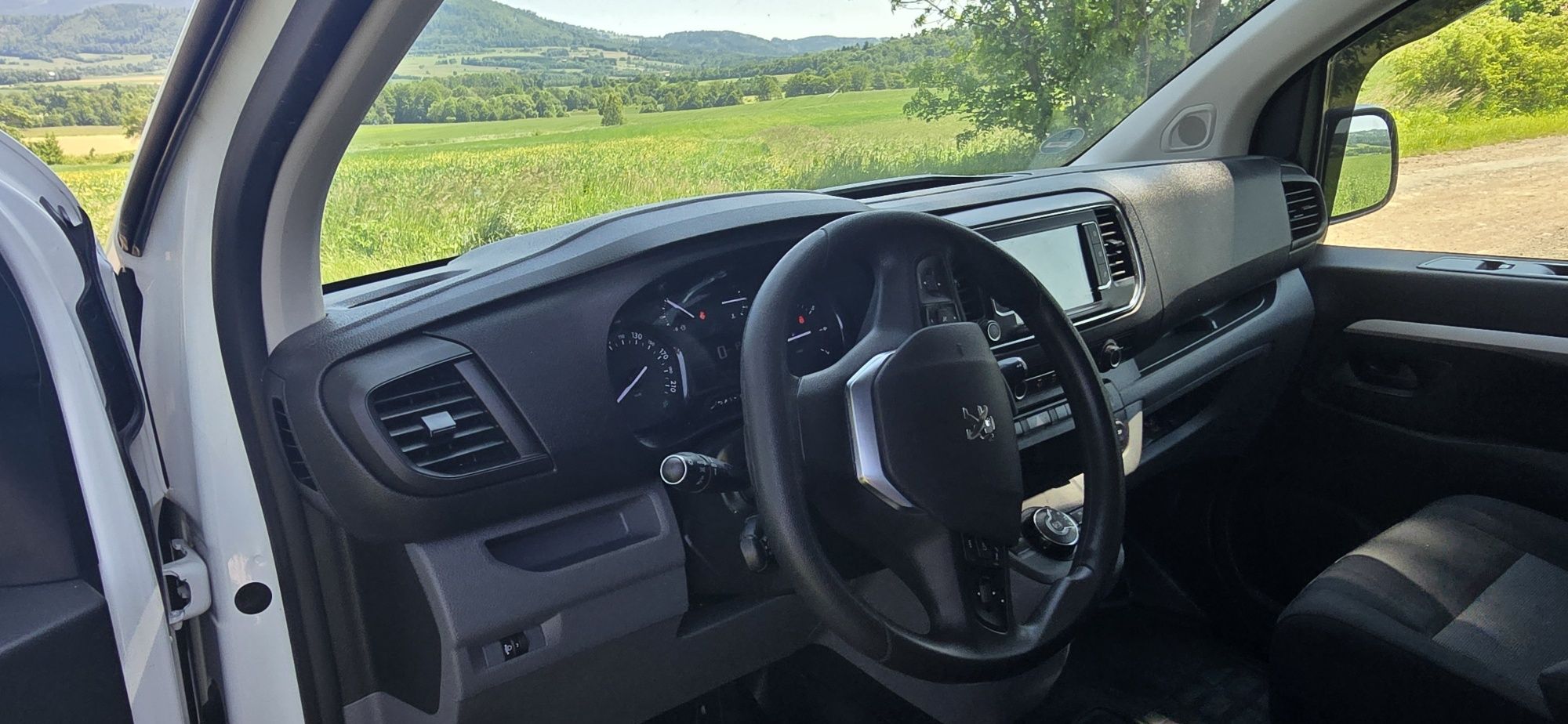 Peugeot Expert brygadówka 5 os. Wynajem do wynajęcia bus z oc sprawcy