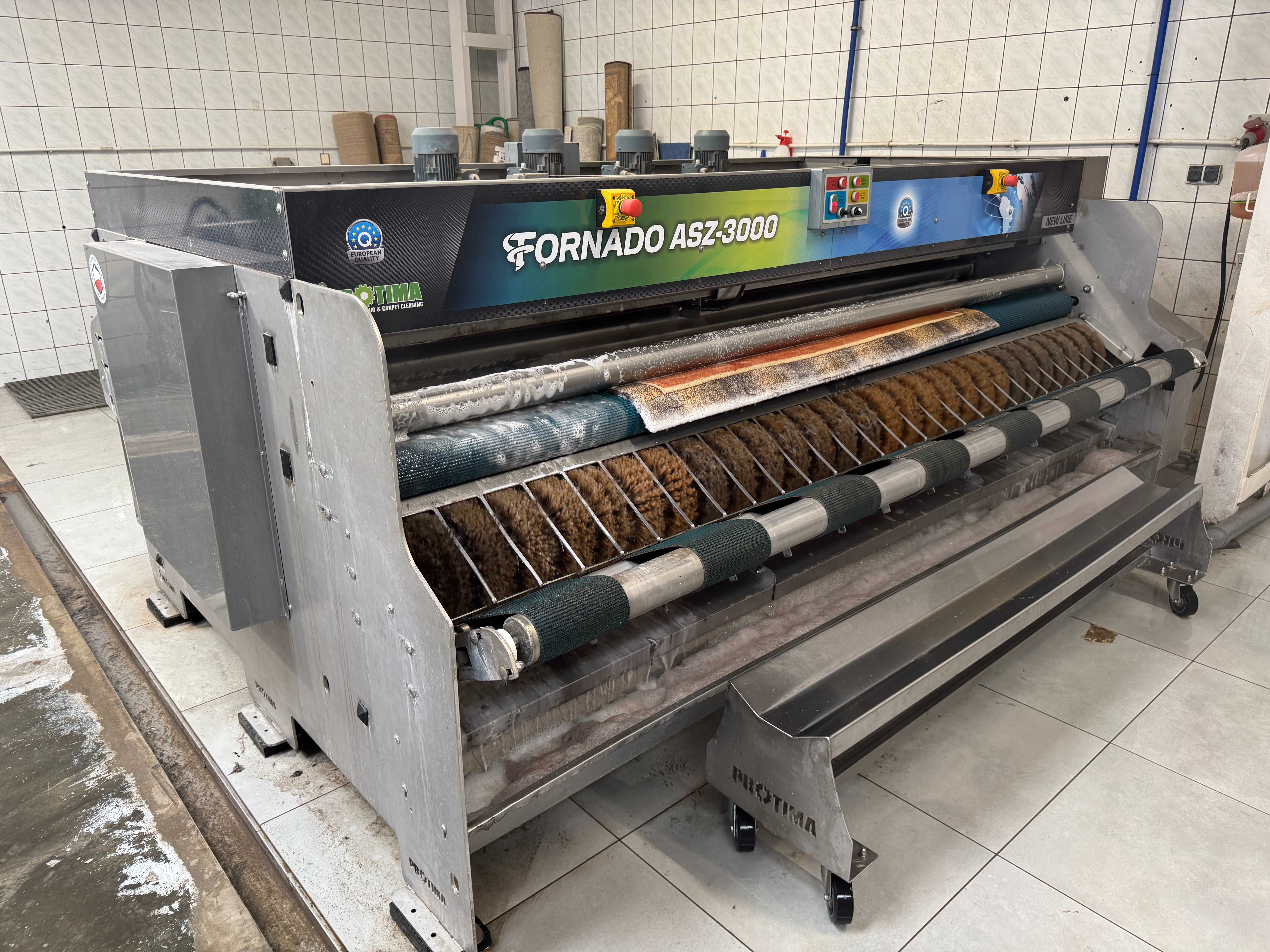 Automat do prania dywanów Tornado ASZ-3000 Używany + Wanna i wózek