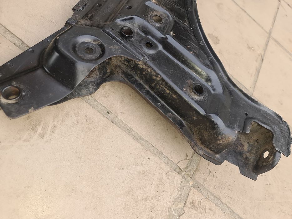 Продам балка передняя сузуки лиана 2005гв