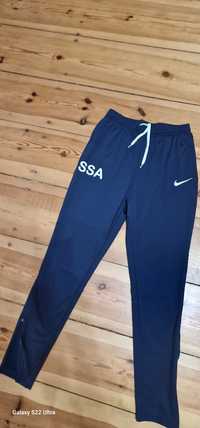 Nike spodnie chłopięce rozmiar 158/170
