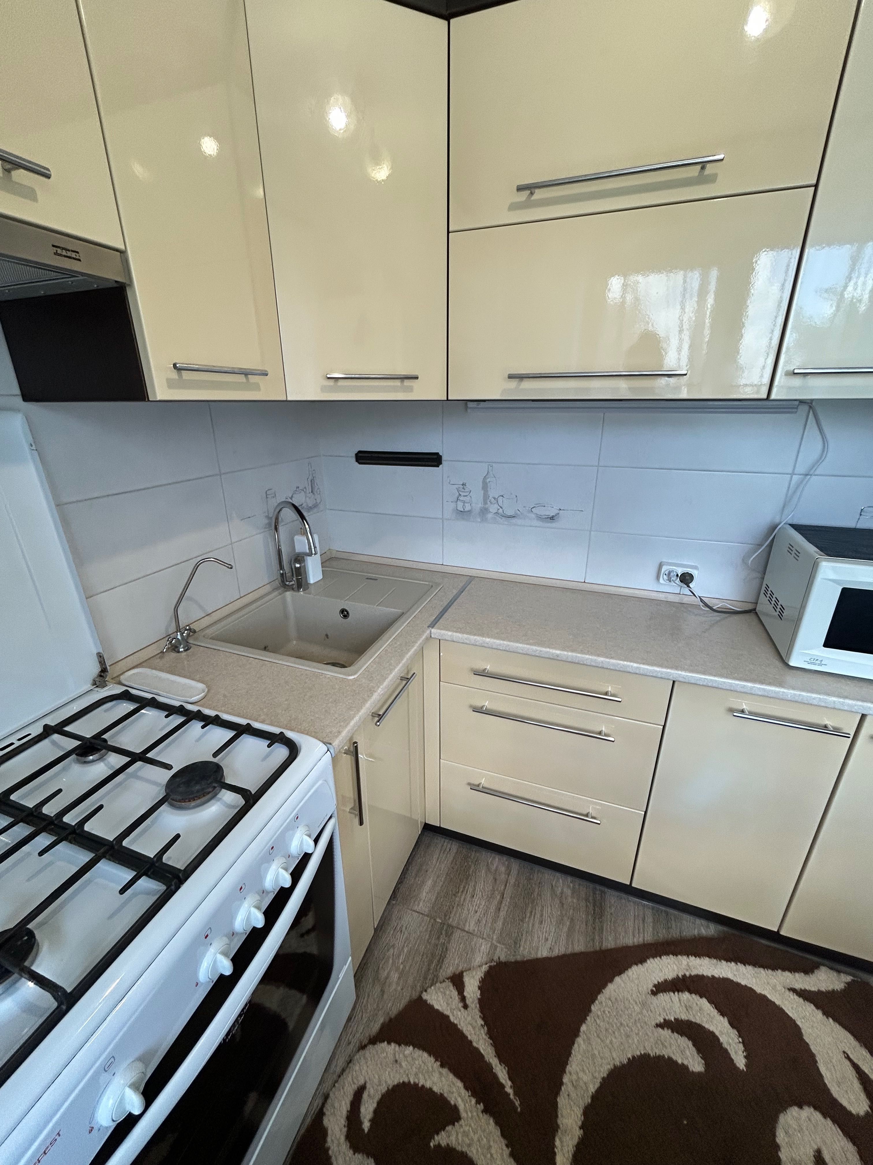 1-кім .вул.Корольова 35м .4/9 П є/р-39900дол торг