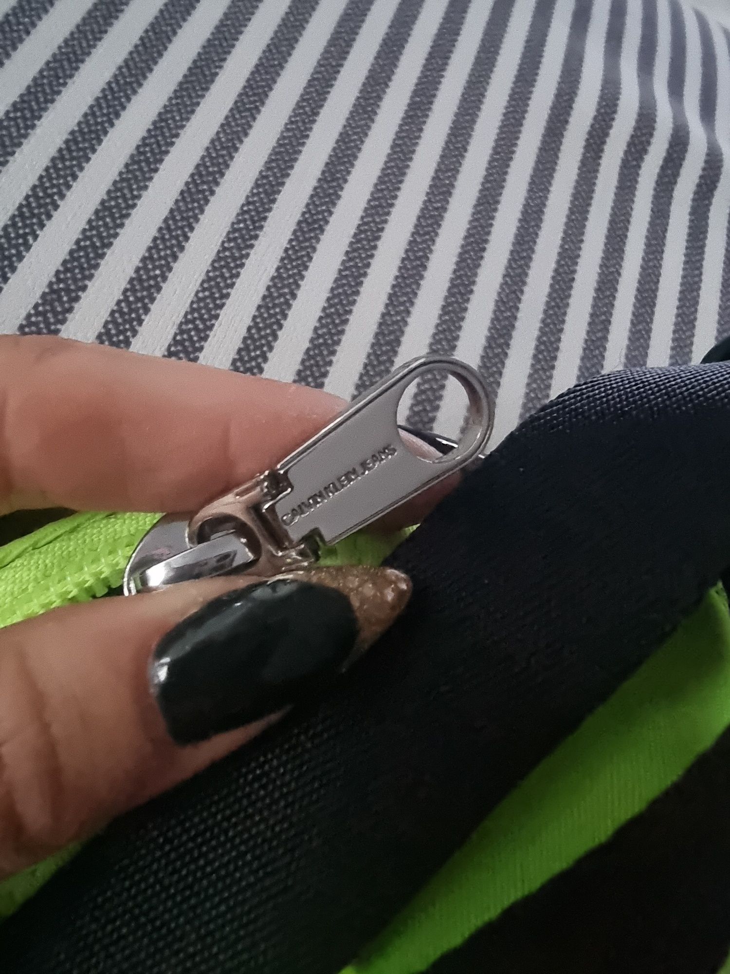 Oryginalna nerka Calvin Klein Neon