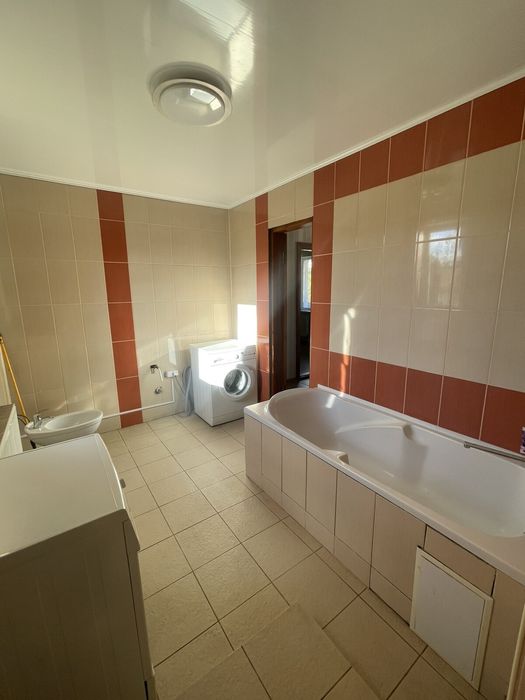 Світлий великий будинок з теплою підлогою та всіма зручностями 37362