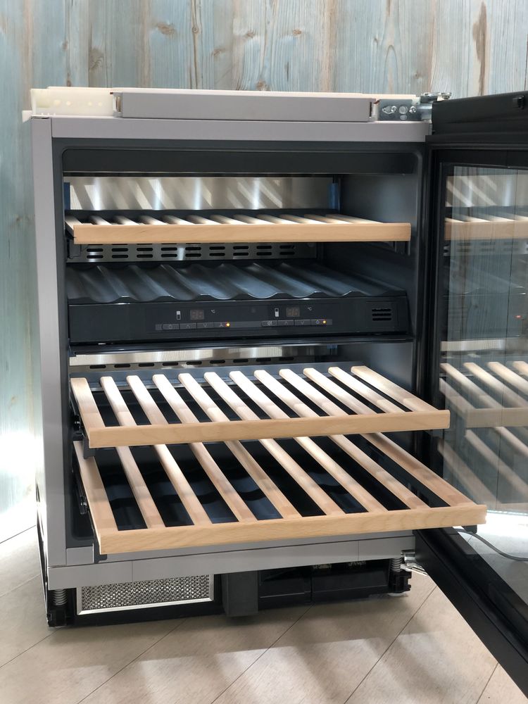 Винний холодильник Miele  KWT 6321 в іднеальному стані 6000 серія
