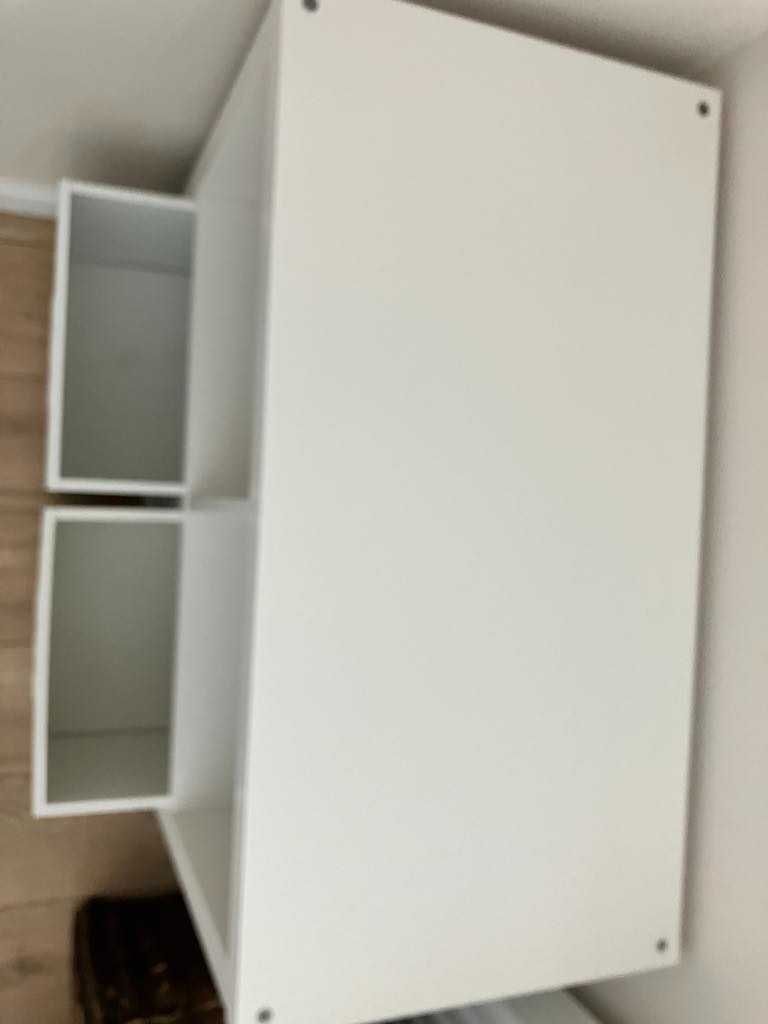 Biały regał IKEA