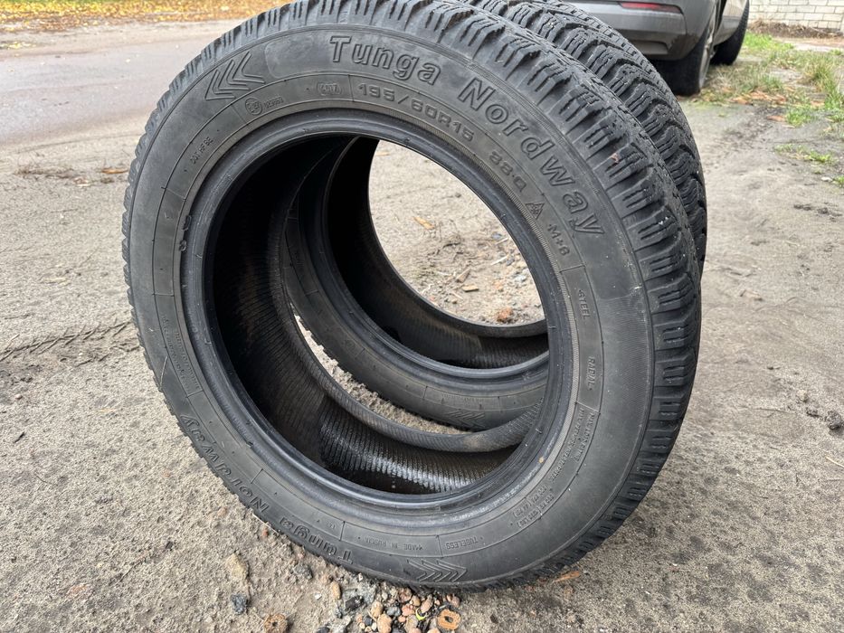 Продам  зимову гуму  Nokian nordman8 R15 195 65