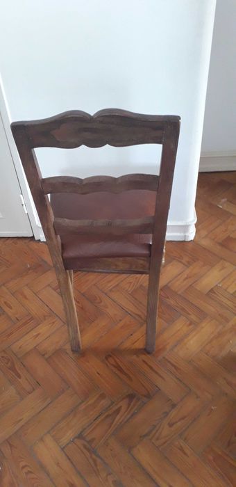 Úteis Cadeiras antigas (6), com assento em napa