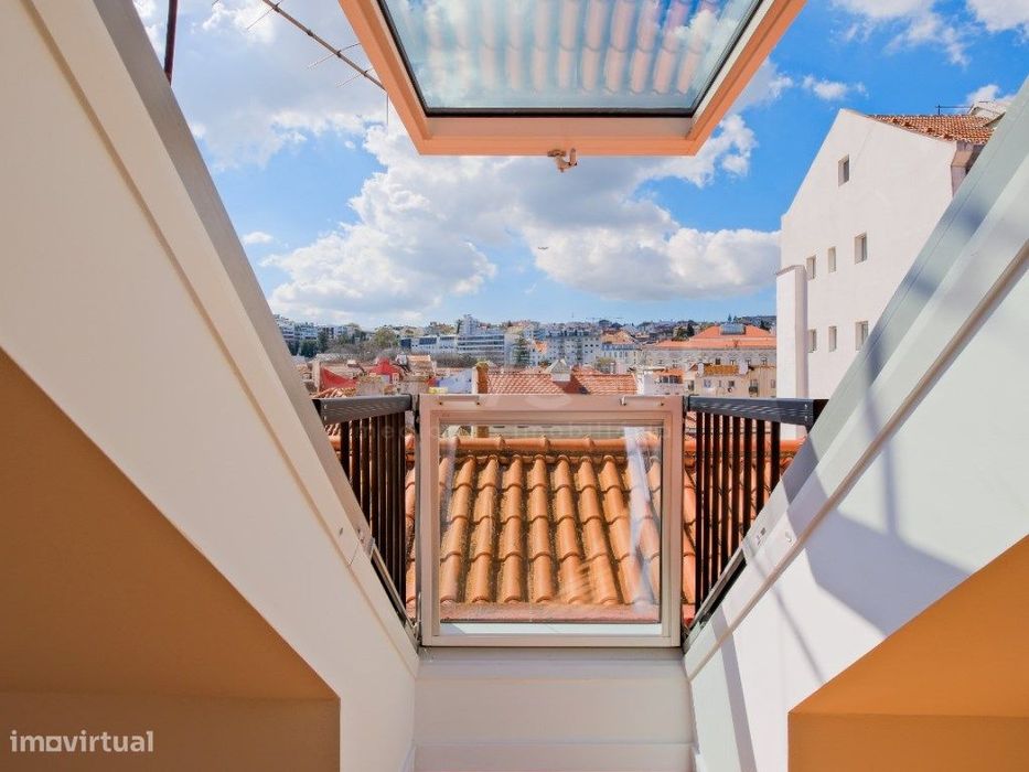 Apartamento totalmente remodelado no coração do Bairro Alto