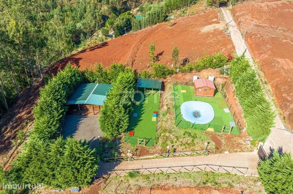 Terreno com Casa Incluída - Potencial para Múltiplos Projetos