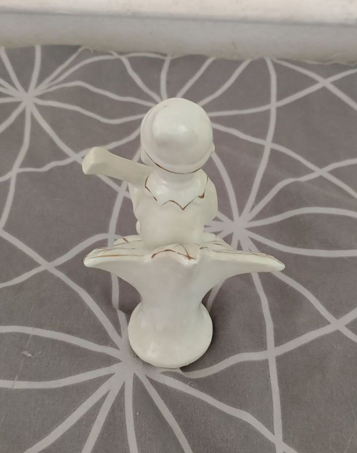 Figurka porcelanowa skrzat