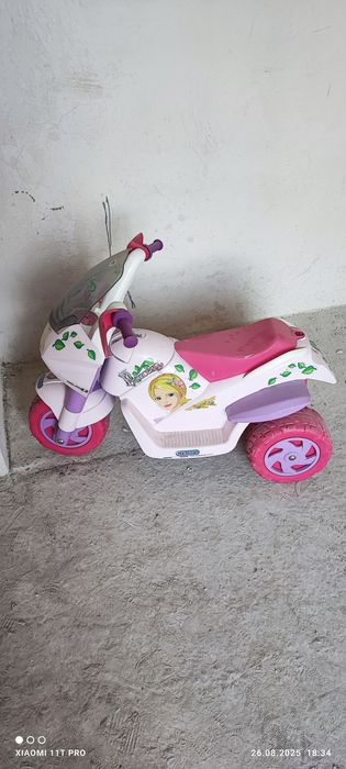 Дитячий мотоцикл peg perego
