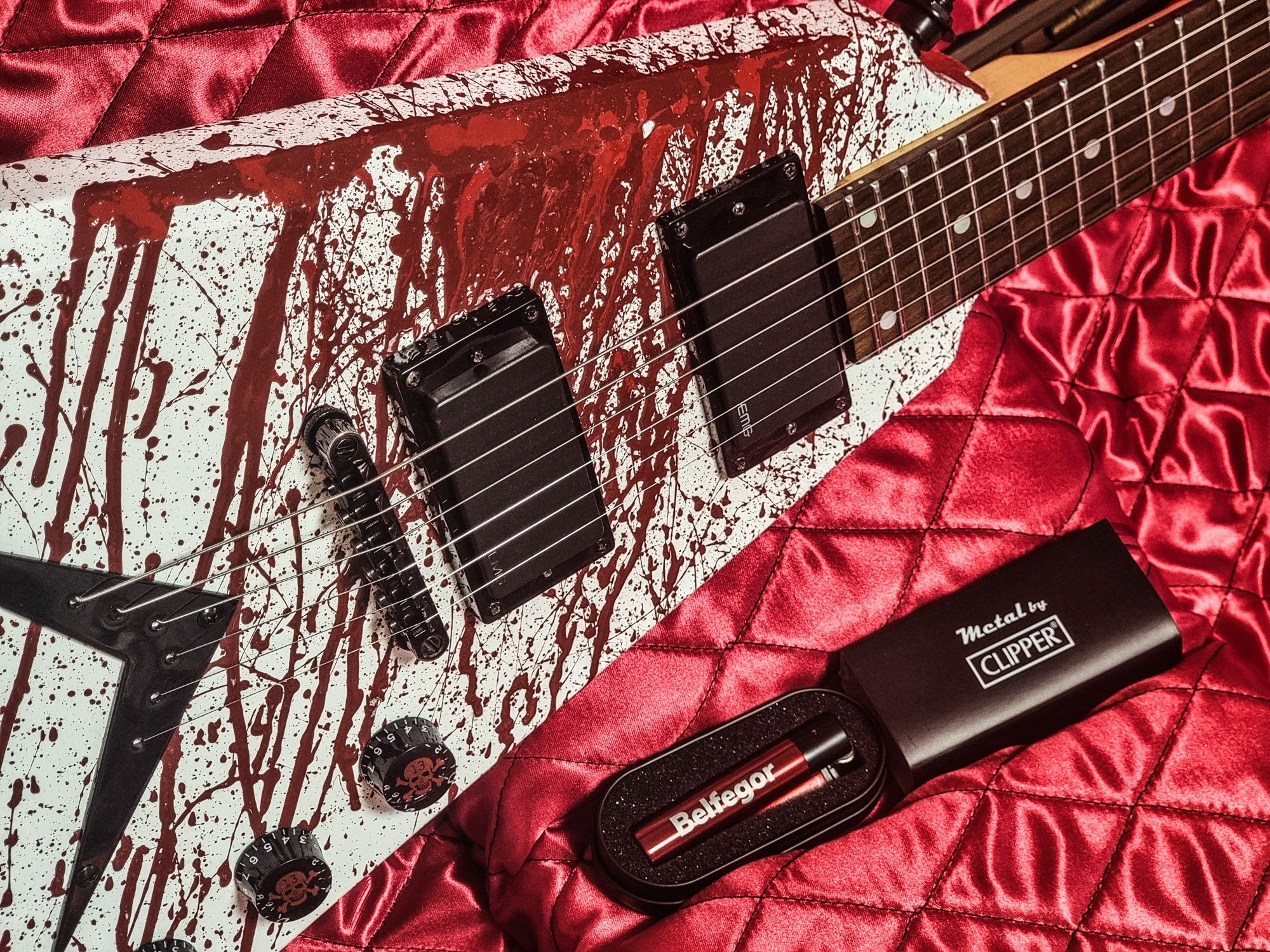 Washburn V 200 PROE Custom Belfegor Blood Splatter EMG gitara elektycz