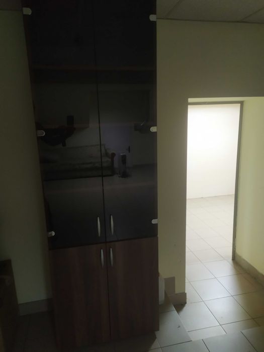 Шафа скляна  офісна