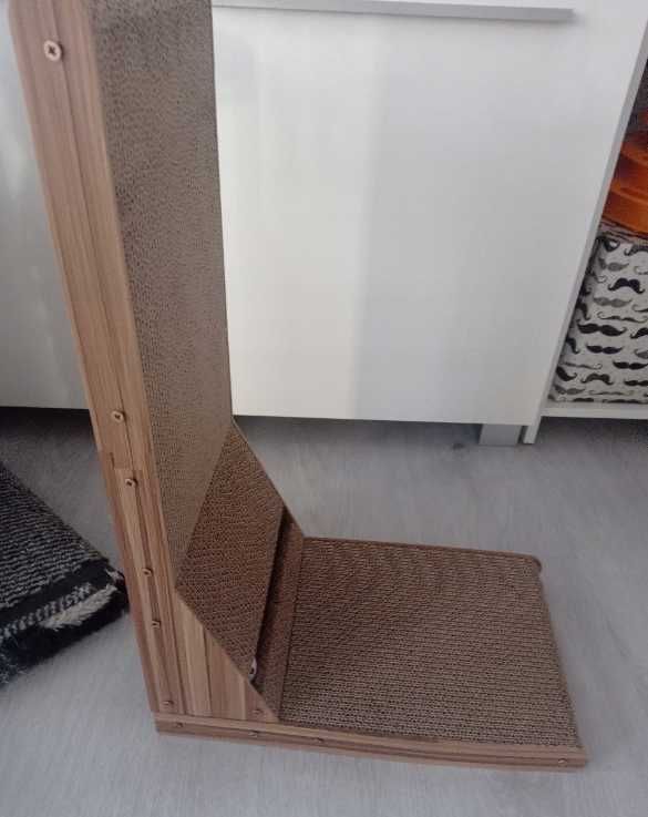Кутова кігтеточка для котів
