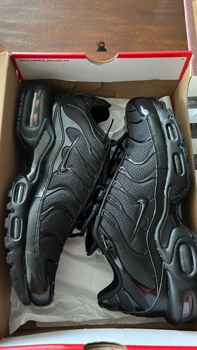 TN NIKE BRANCAS E PRETAS