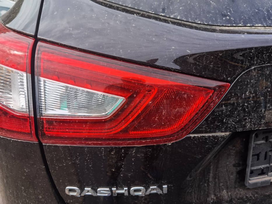 Двері зад nissan rogue sport