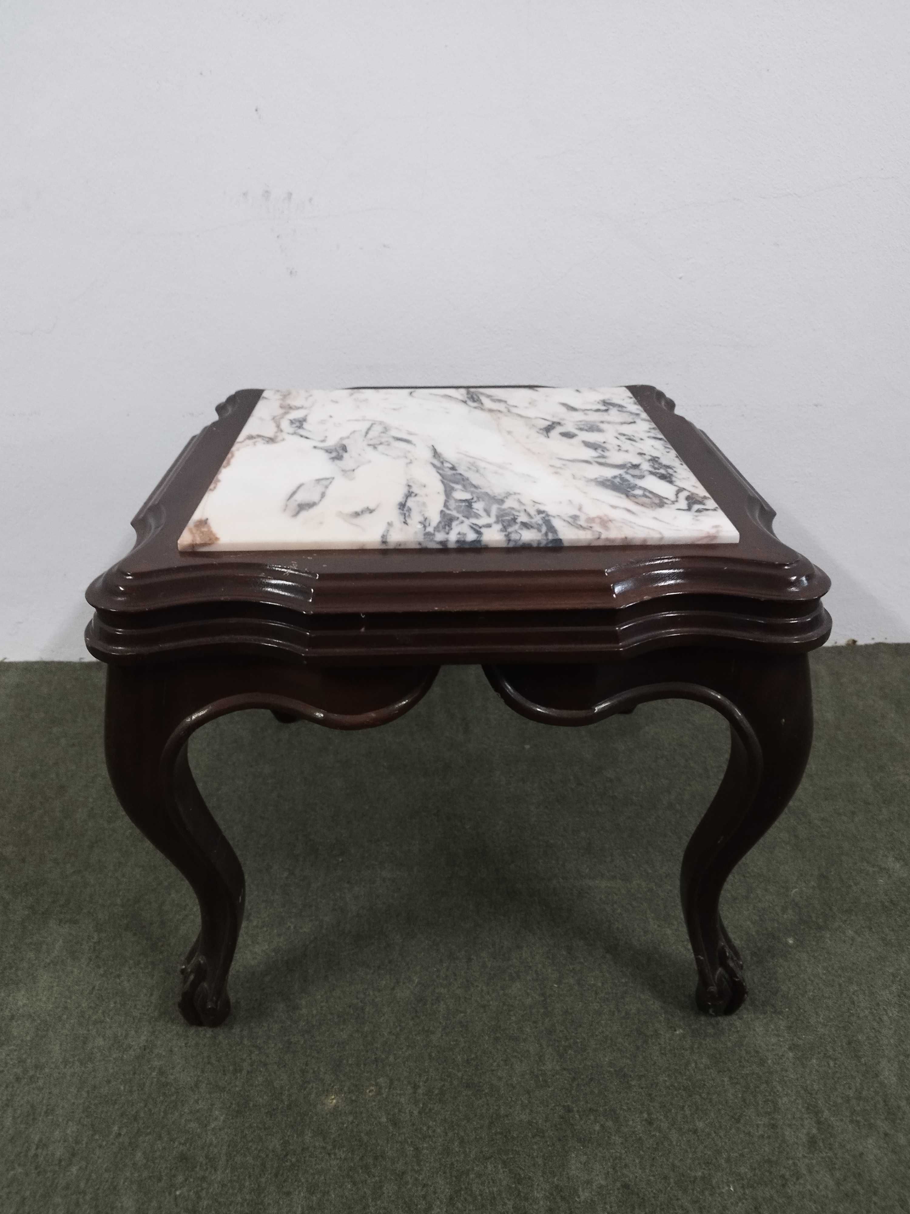 Mesa de Apoio em Mogno