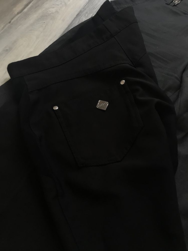Чорні на сірі класичні жіночі брюки штани розмір 46 (можливо й на 48)