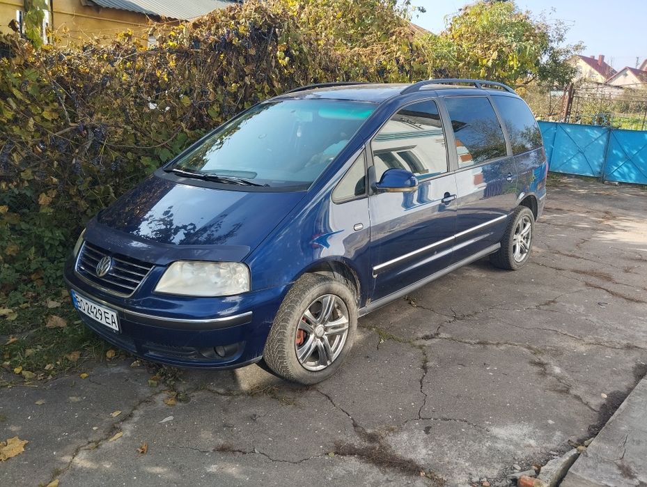 Продам Фольксваген Шаран 1.8 Т Газ/Бензин,колеса R16 зимові