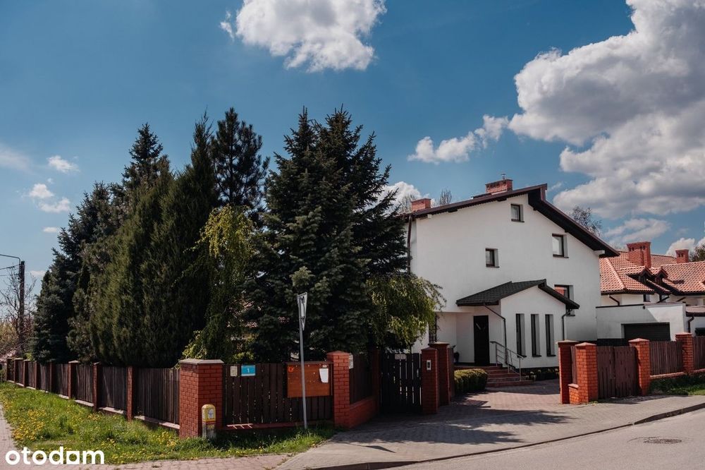 Sprzedam Przestronny Dom z Garażem – Komfort w Domaszowicach