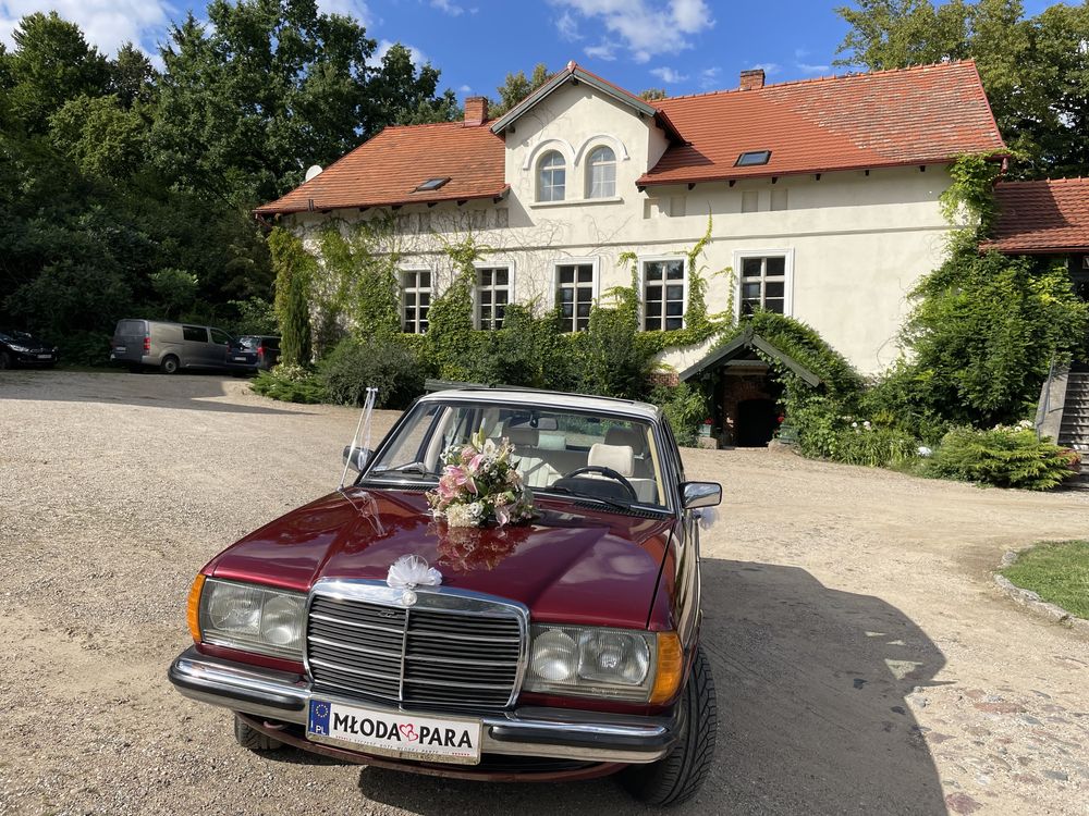 Piekny Klasyczny Mercedes W123 Auto do ślubu