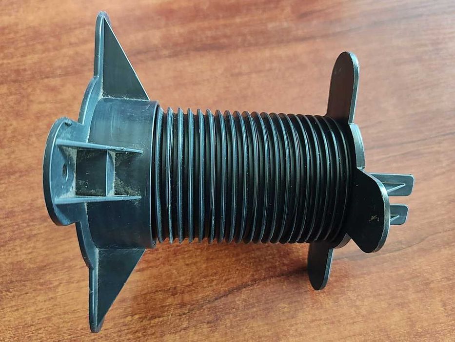 Regulowane stopy tarasowe pod legary