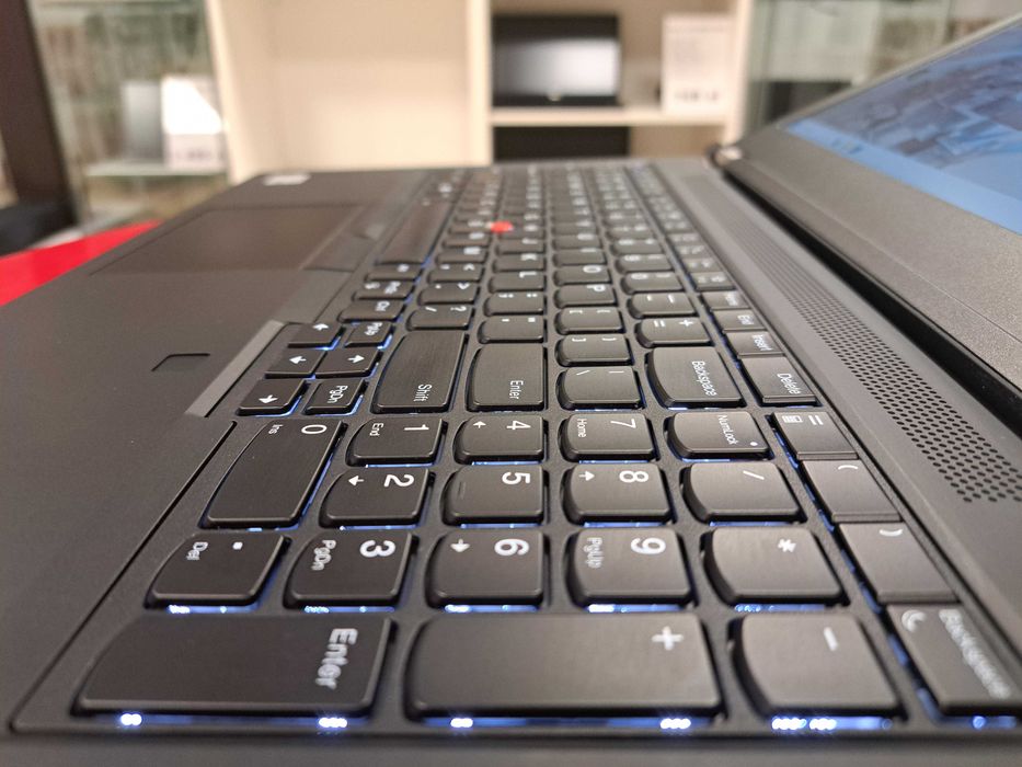 Dla Grafika Lenovo ThinkPad P15 i9-10885h 32GB/512GB SSD RTX 4000 8GB