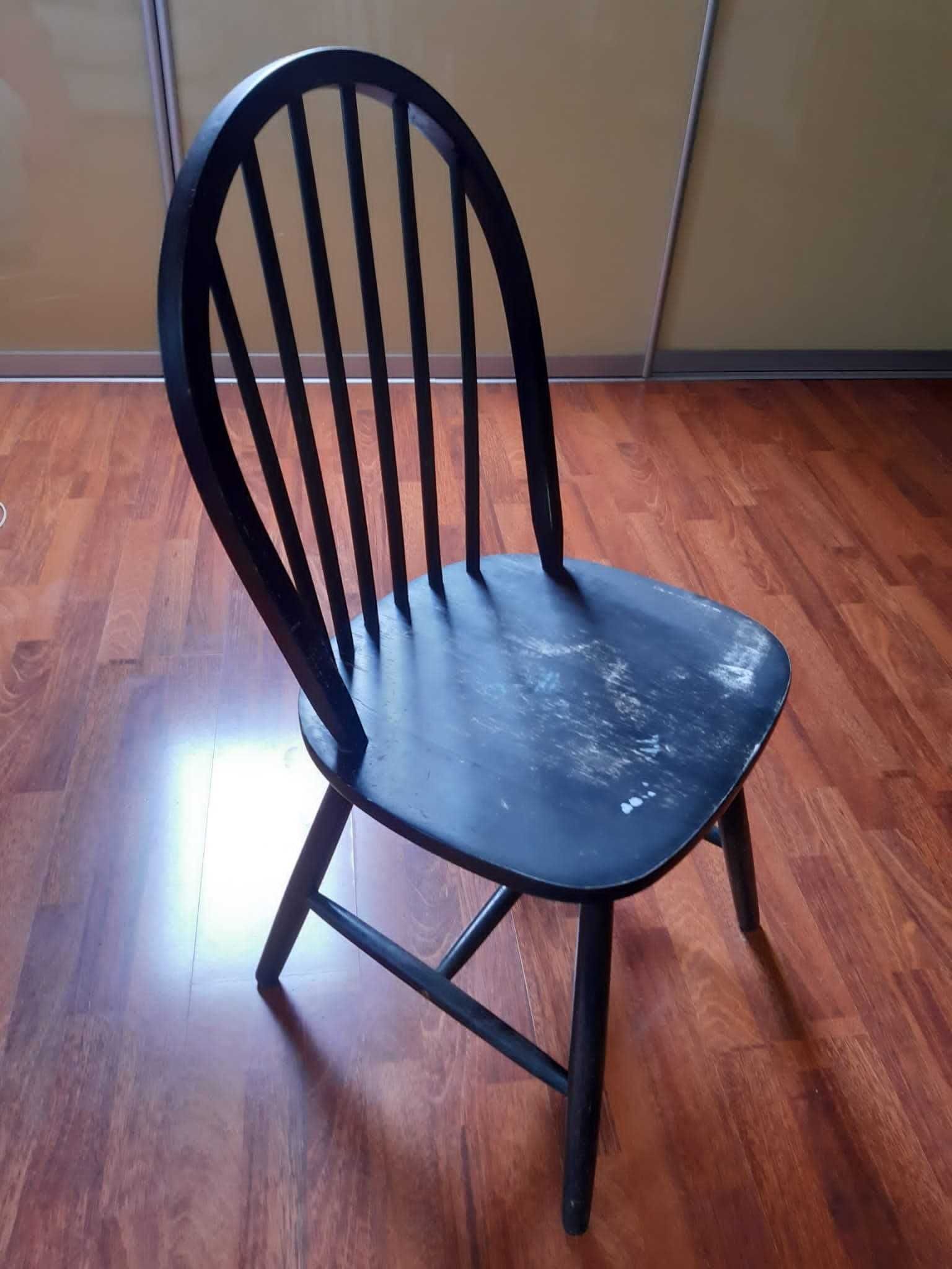 Krzesło patyczak z drewna w stylu windsor Megan. Stara IKEA
