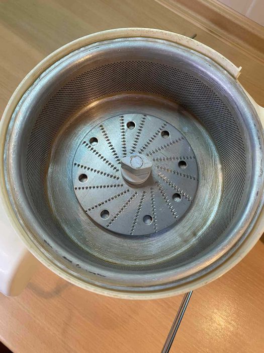 Електро соковитискач СВСП-202 соковижималка