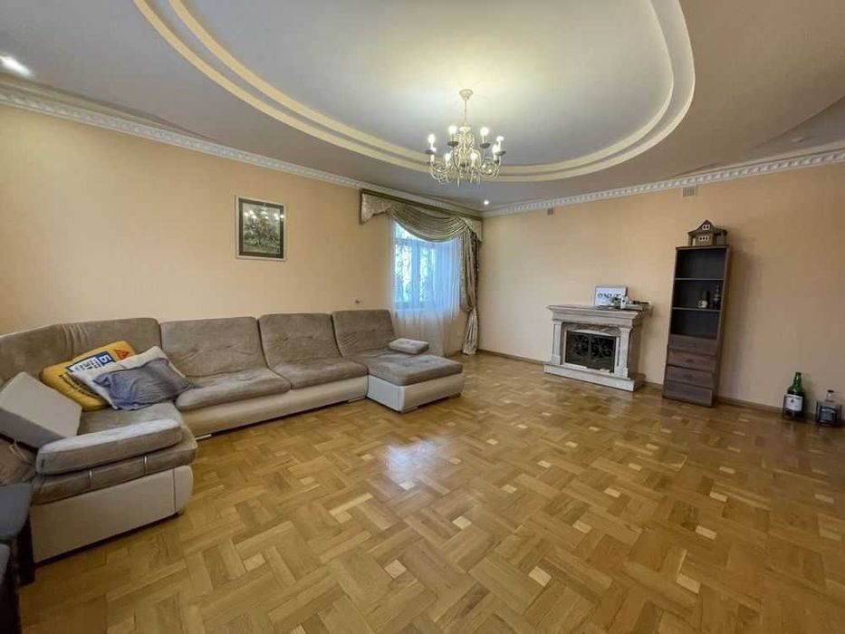 Здам окремий будинок з гаражем