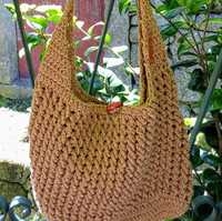 Bolsa em crochet relevo