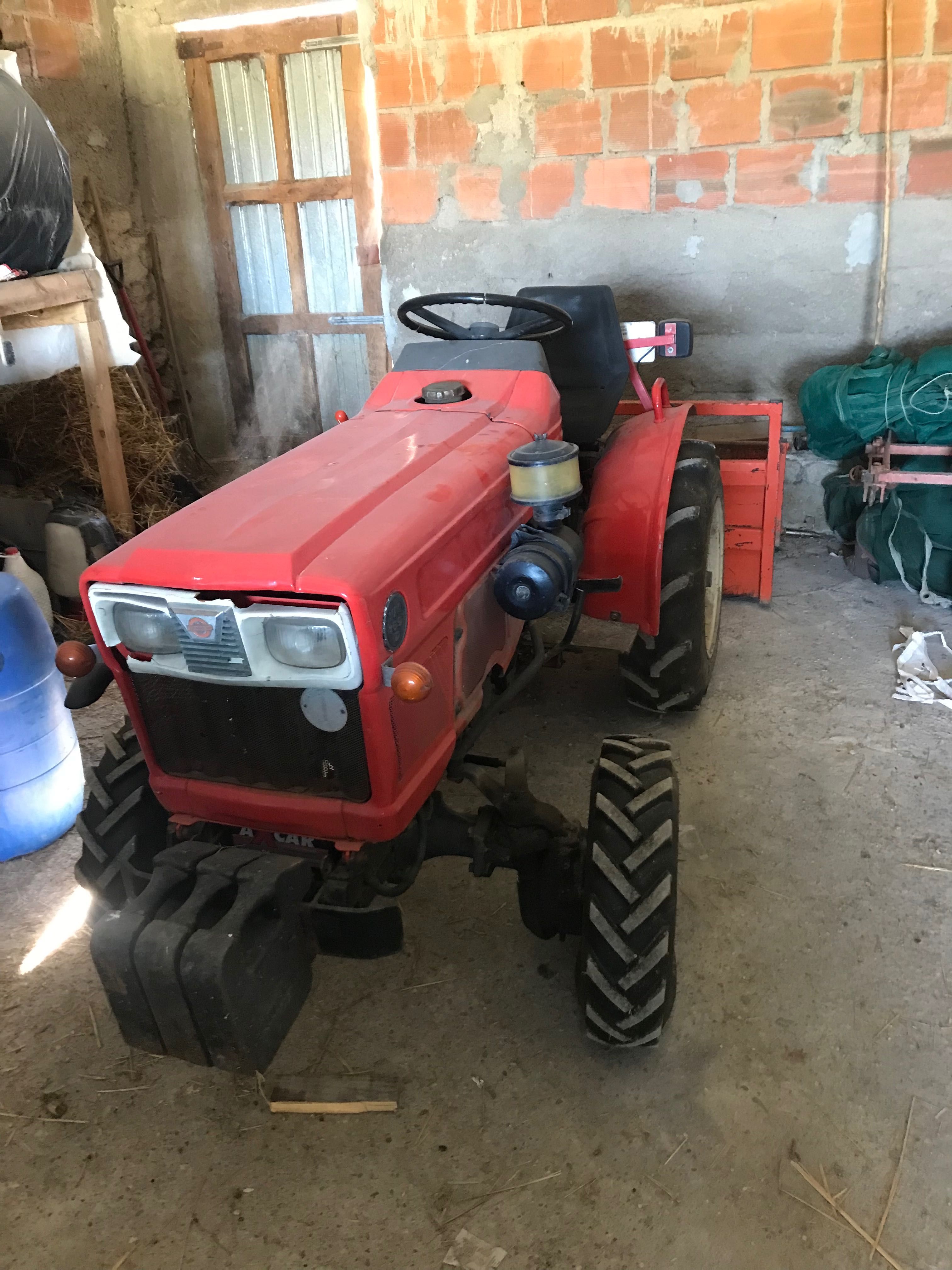 Trator Yanmar 18 cv