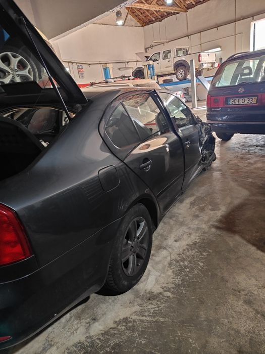 Vendo pra peças ou pra recuperar, documentos em dia