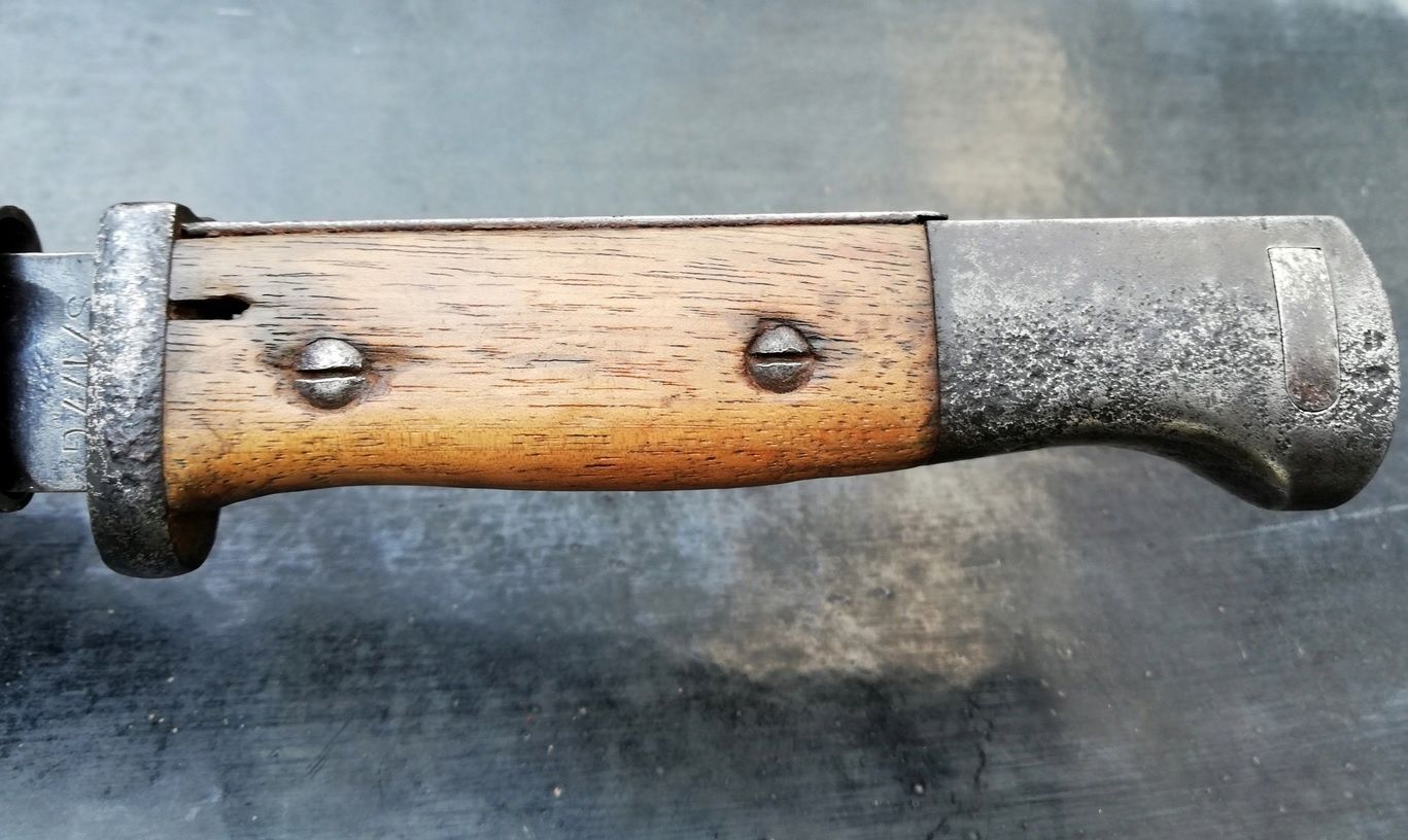 Niemiecki bagnet Mauser z pochwą, zgodny