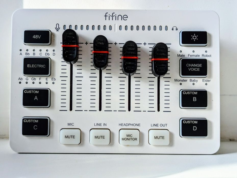 FIFINE AmpliGame SC3 — новий білий аудіомікшер для стрімів