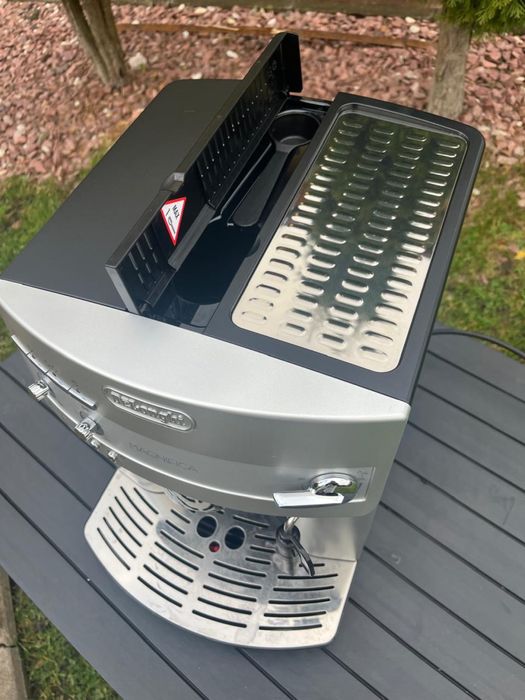 Кавомашина Delonghi Magnifica ECOз Німеччини 2023рік гарантія 30 днів