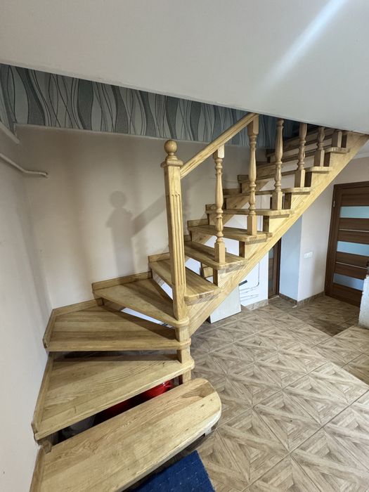 Будинок з новим ремонтом і технікою, великою ділянкою в м.Кременець Те