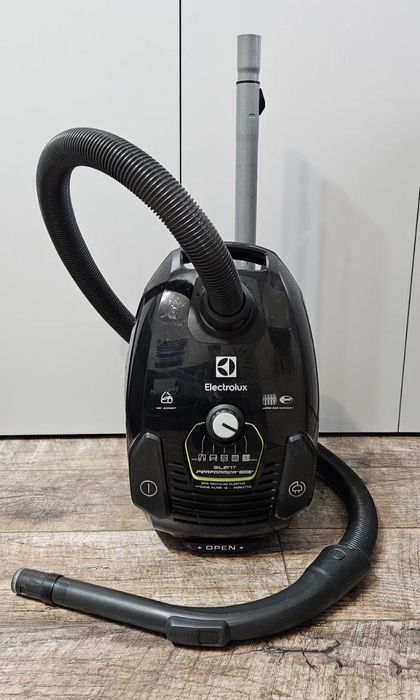 Продам пилосос Electrolux