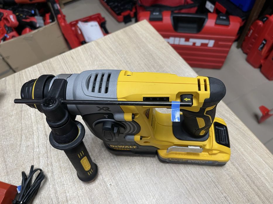 Dewalt DCH273 / безщітковий перфоратор Девольт