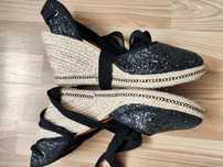Buty damskie na koturnie