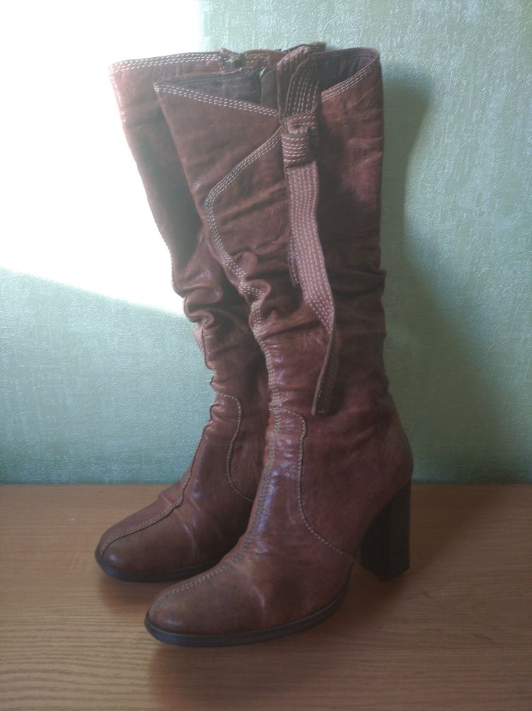 LIZARD.  Женские осенние кожаные сапоги на каблуках р.37