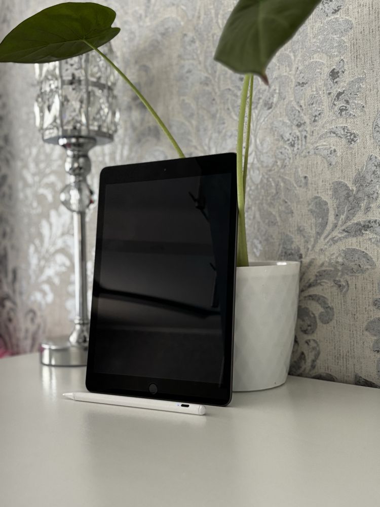 Ipad 8 generacji 32 gb.