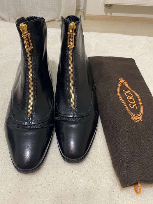 Skórzane sztyblety brytyjskiej marki TOD’S