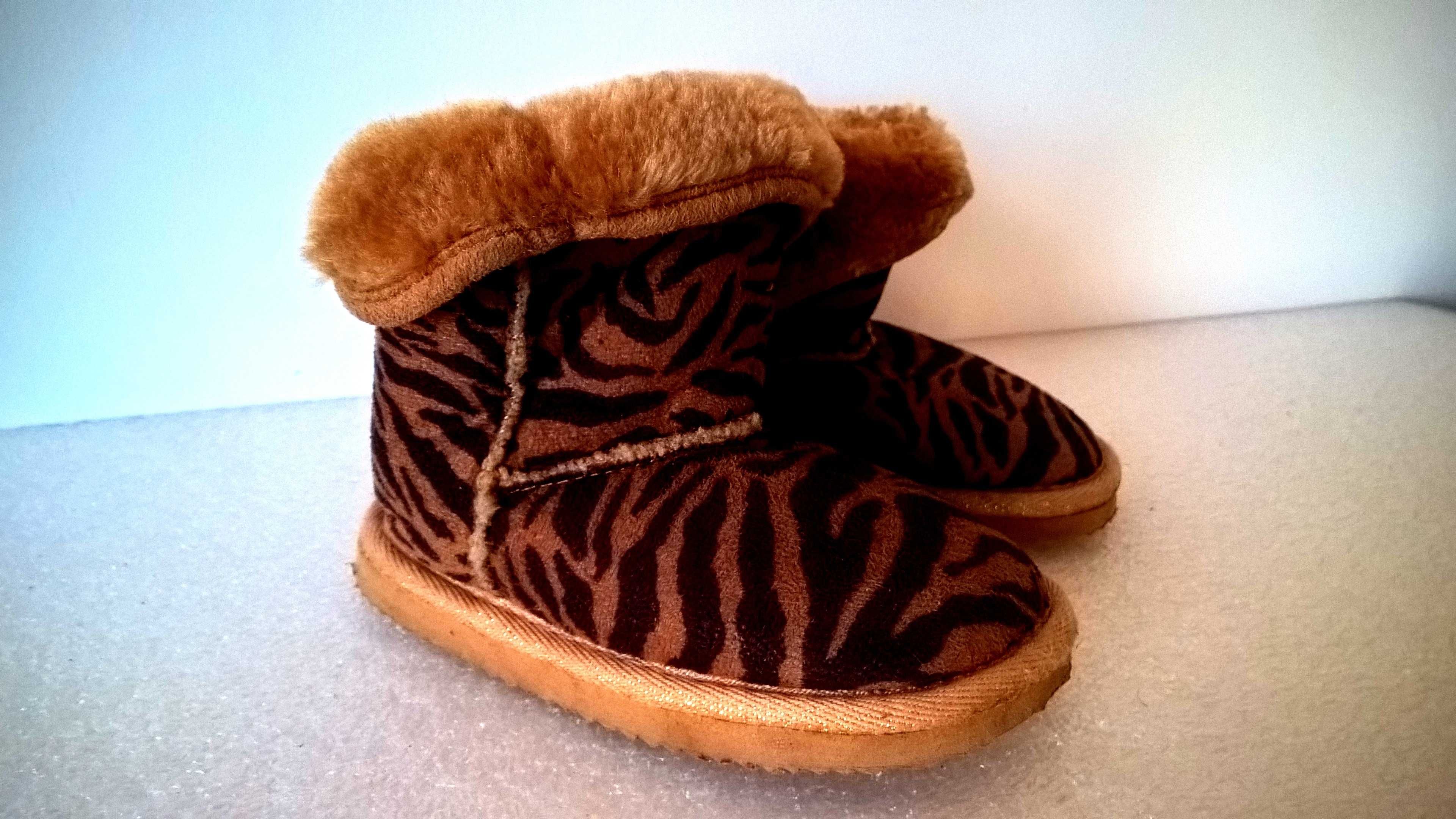 Kozaczki z kożuszkiem design  UGG  EMU  LONDON UK