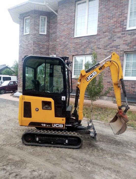 Оренда та послуги  мініекскаватора ,аренда мини экскаватора