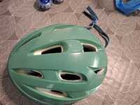 Vendo Patins em linha + Capacete de protecção