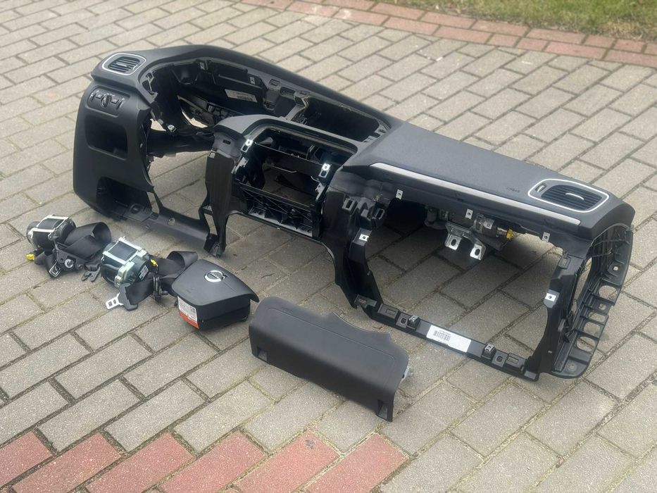 Deska rozdzielcza konsola Volvo V40 V40 II CC komplet ORYGINAŁ POLIFT