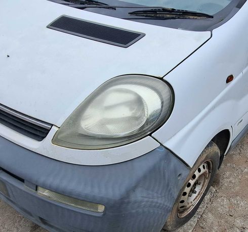 Przepływomierz powietrza Opel Vivaro 1.9Dci 2005r